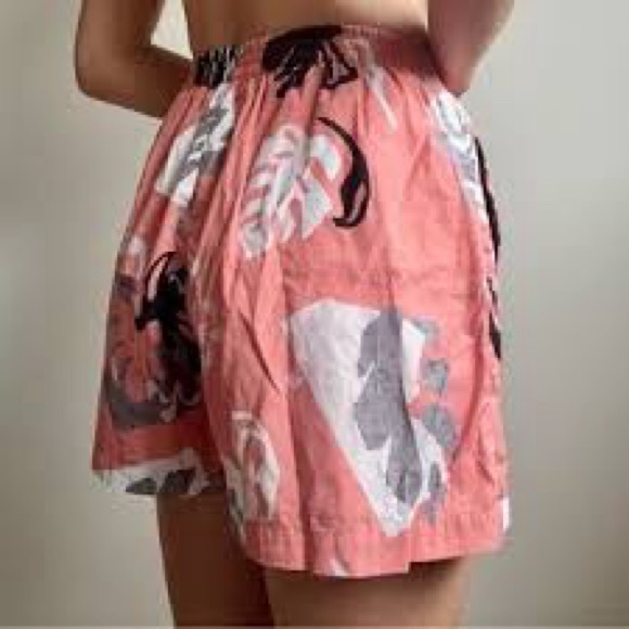 Aritzia group babaton medium Tropical Print Pink Shorts - Picture 3 of 6